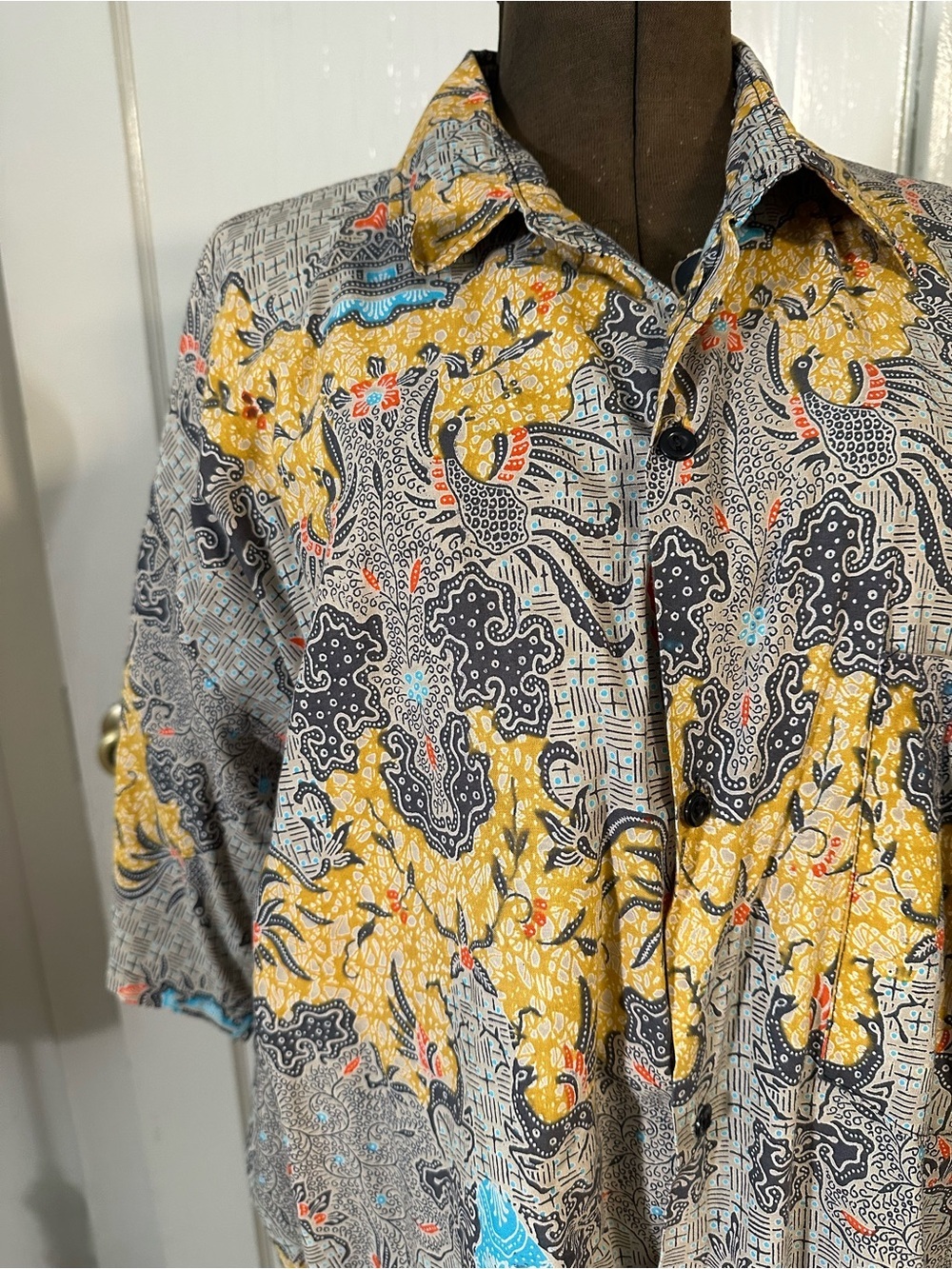 Vintage Multicolor Batik 40s 50s Short Sleeve Polo - Yellow, Gray, Blue Accents - Picture 2 of 10